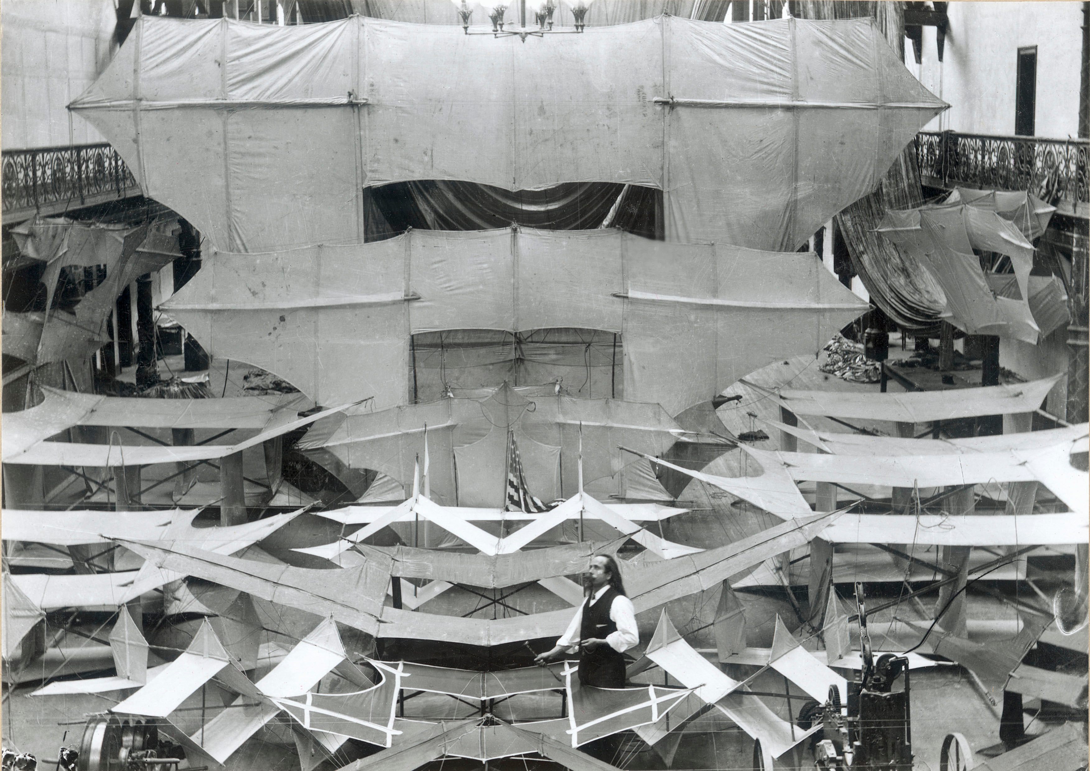 Samuel Franklin Cody with "man-lifting" kites, Crystal Palace, London, 1908.