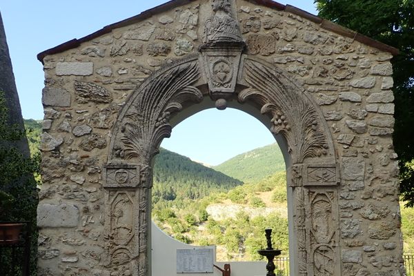 The portal in Rivodutri.