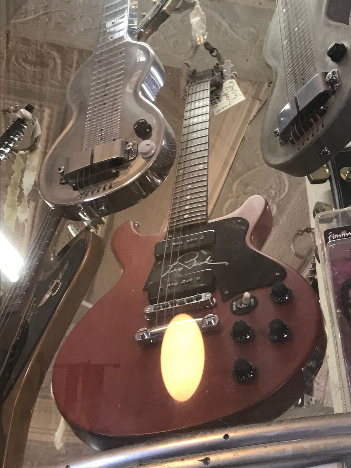 Largest guitar store in the world 2025