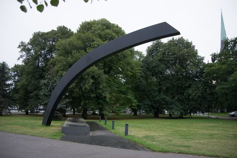 'Broken Line' Memorial