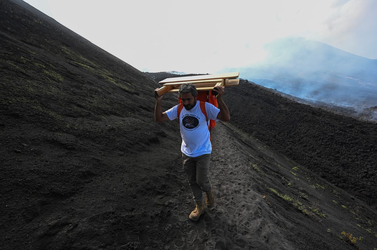 García hikes down after a successful meal.