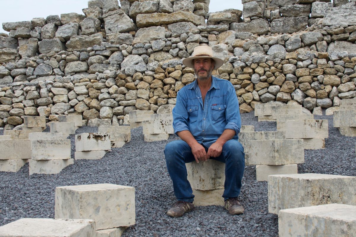 Reina used dry stone architecture for much of the theater structure.