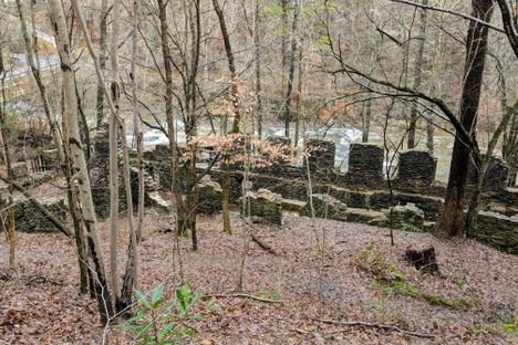 Crenelation like battlements overlooking Sope Creek