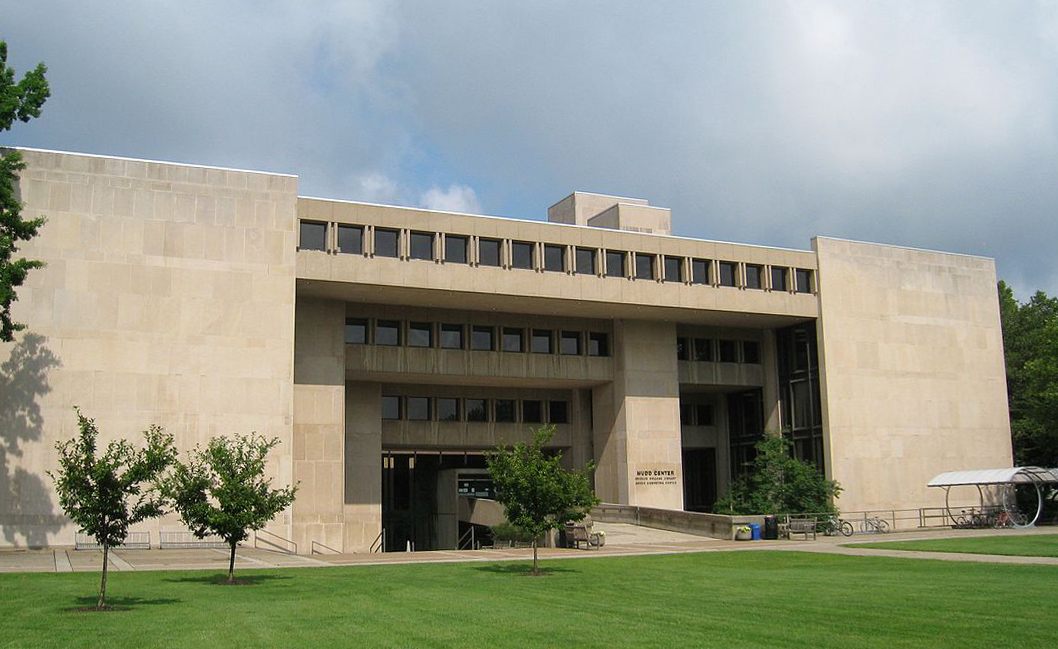 Oberlin College’s Mudd Learning Center, one of the libraries where Shinn operated.