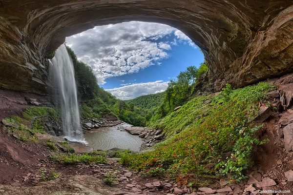 Kaaterskill Falls and the Bayard of Dogs