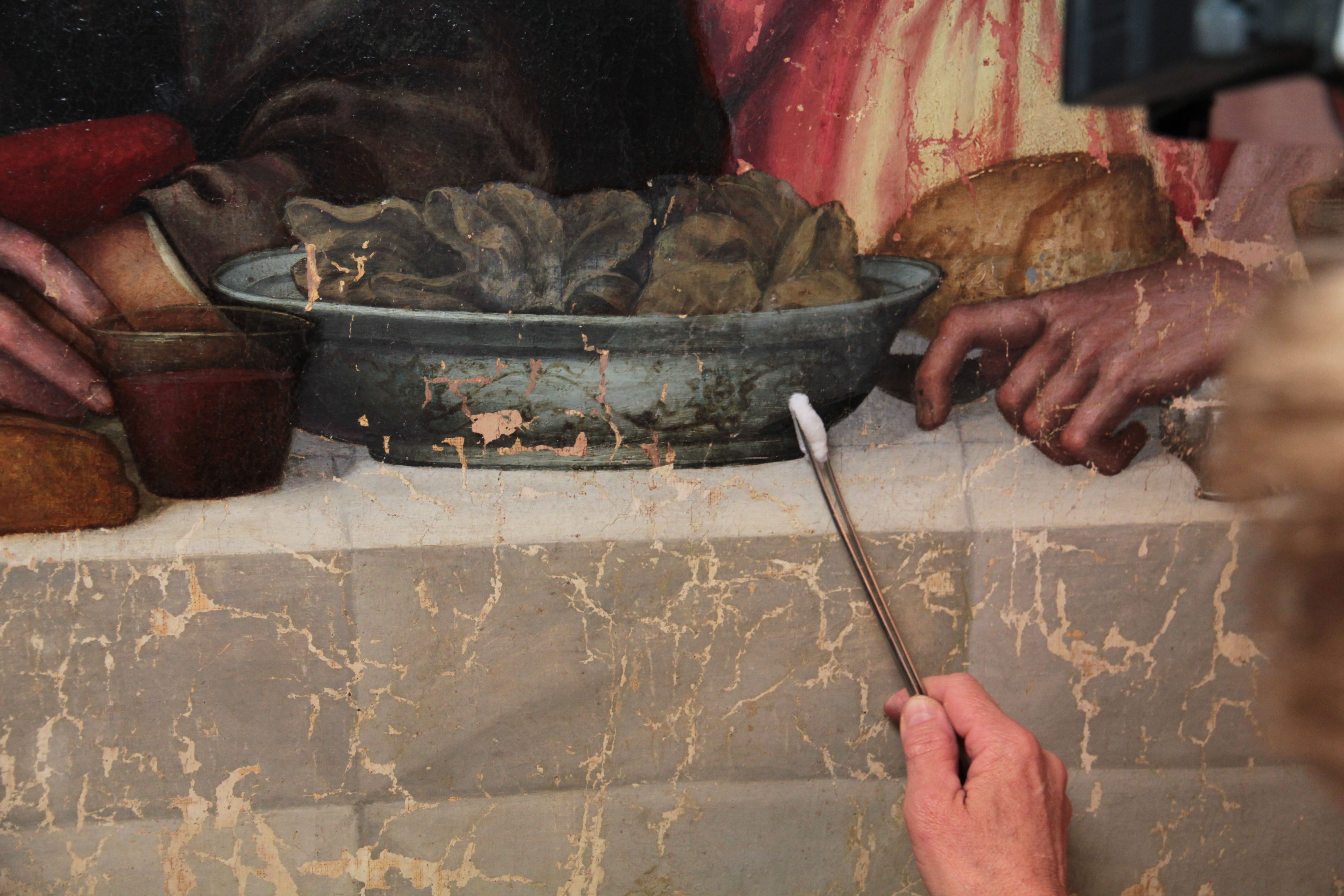 Detail of the table, during cleaning.