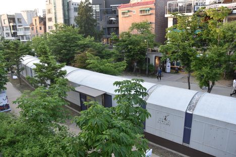 The street seen from above.