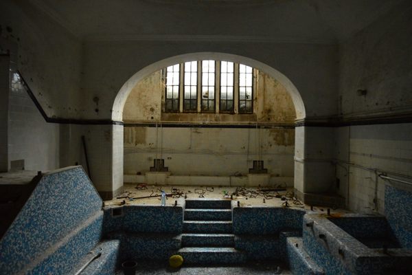 Men’s bath