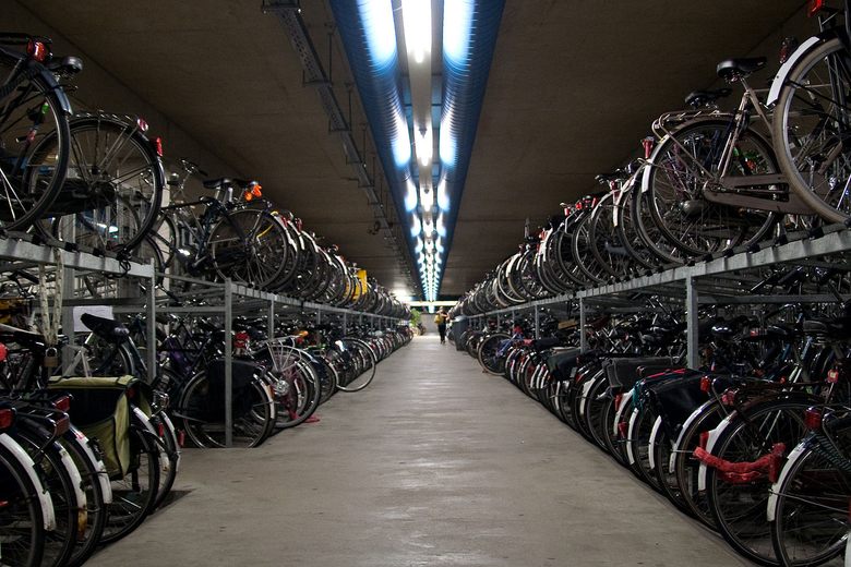 nakoming moeilijk atleet Central Station Bicycle Parking – Utrecht, Netherlands - Atlas Obscura