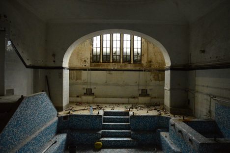 Men's bath