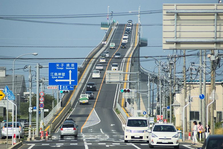 Rollercoaster Bridge (Eshima Ohashi) – Sakaiminato, Japan - Atlas Obscura