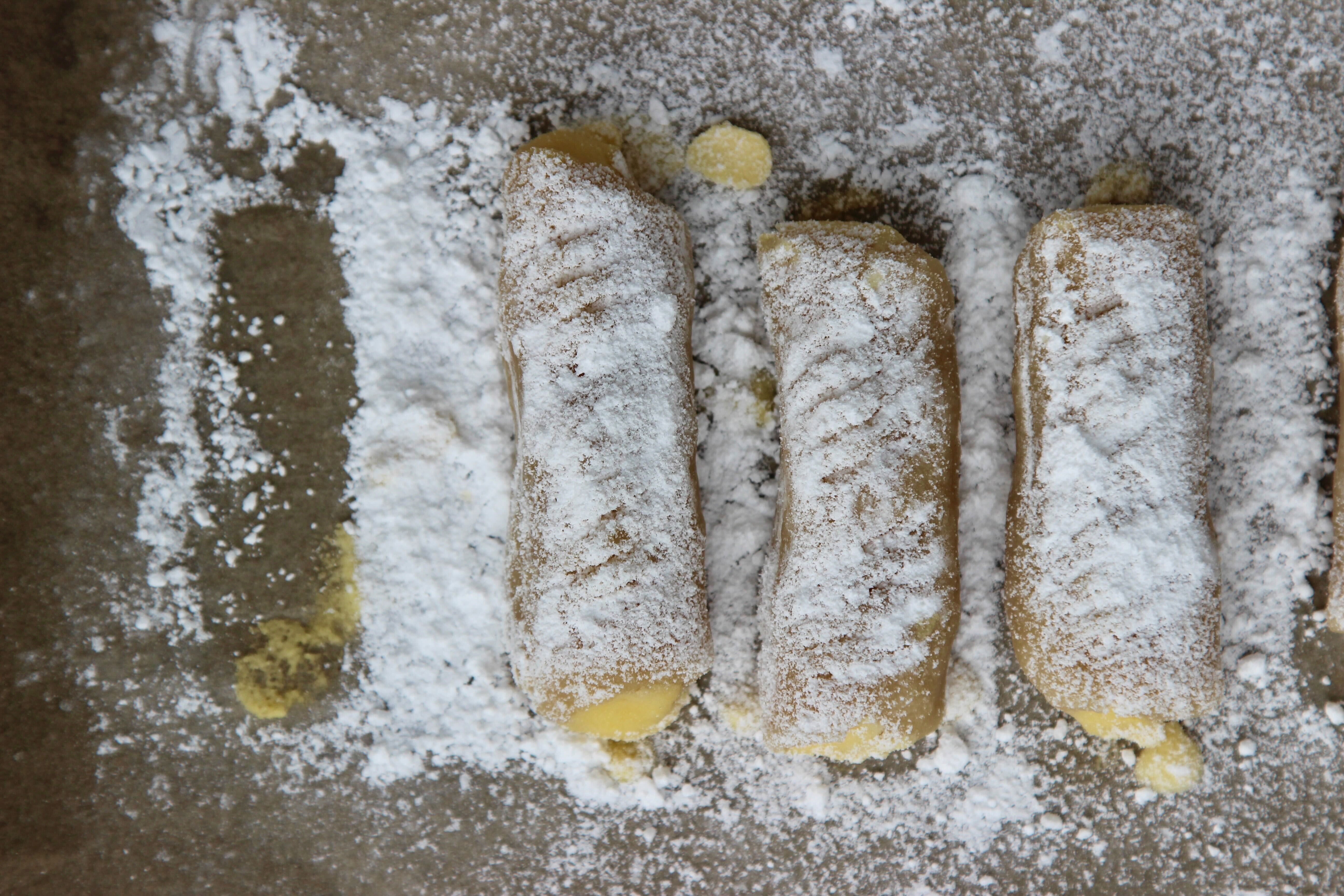 Feel free to dust your huesos with a bit of powdered sugar.