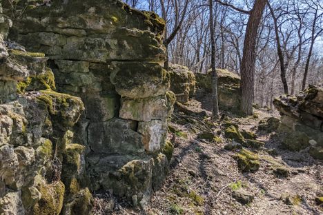 Brady's Rocks are the southernmost surface exposure of the massive Niagara Escarpment.