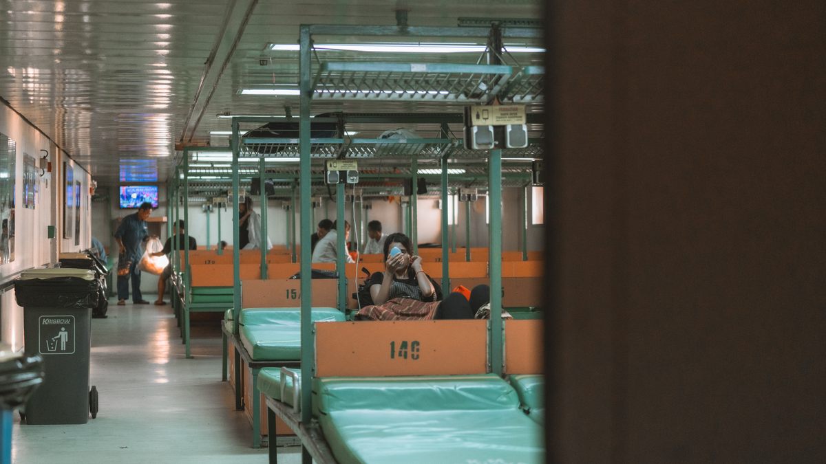 A relatively quiet moment in a standard dormitory room.