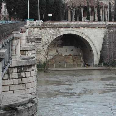 Cloaca Maxima's outfall is near the Ponte Rotto bridge. 
