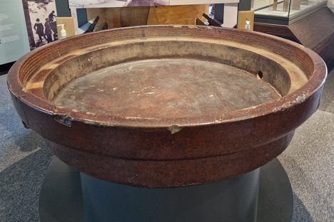 A Thompson Nitrating Pan where the "porridge" was mixed.