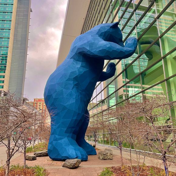 Big Blue Bear – Denver, Colorado - Atlas Obscura