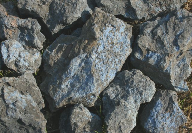 Traces of vivianite on rocks.