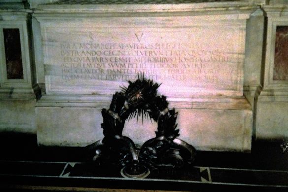 File:Dantes tomb 01.jpg - Wikimedia Commons