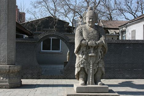 The statue of Tian Yi