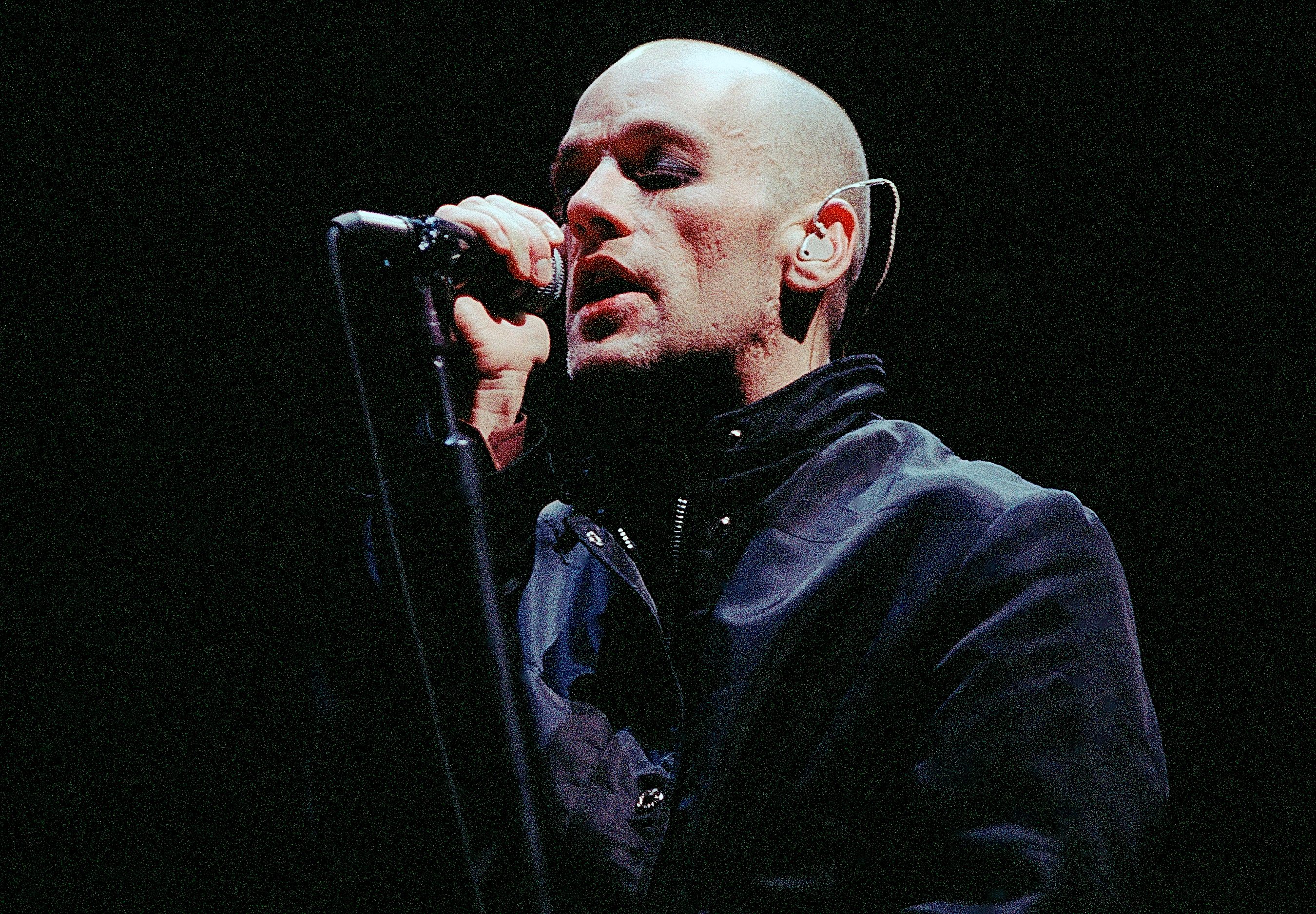 Michael Stipe performing with R.E.M. in Atlanta in November 1995.