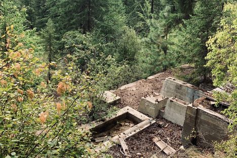 Looking down on the foundations from the old mill site for the Mazama Queen mine.