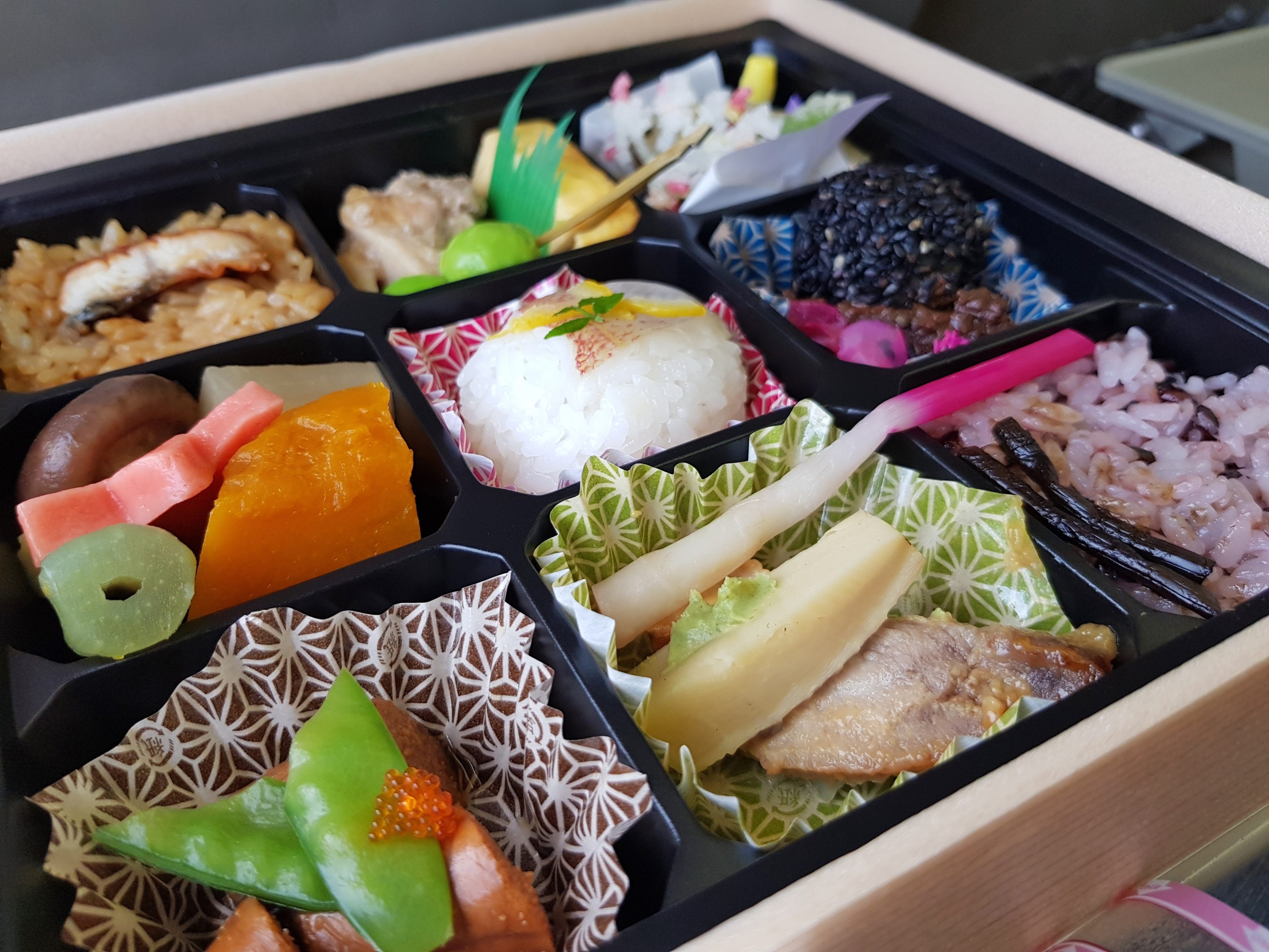 BEST SHOP IN TOKYO TO BUY A JAPANESE BENTO LUNCH BOX!