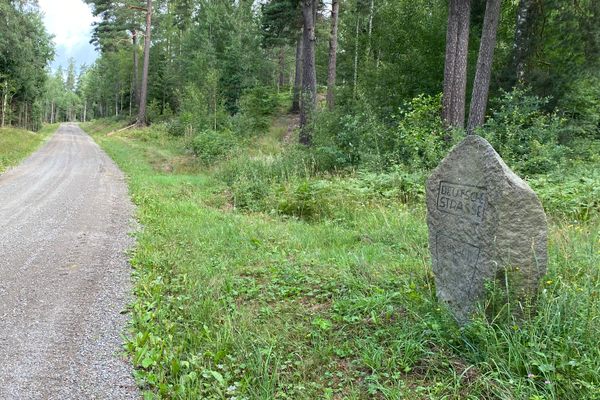 Deutsche Strasse Memorial Stone.