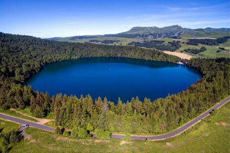 A view of the perfectly round Lac Pavin.