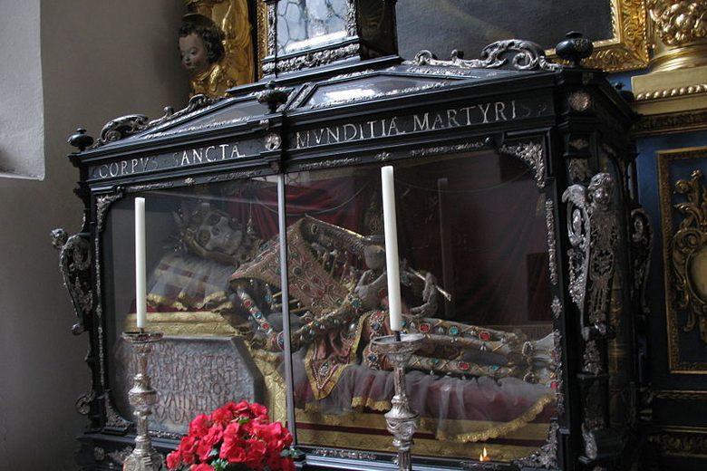 廃盤　HOMMAGE A SAINT PETERSBOURG Jeweled Skeleton of Saint Munditia - Atlas Obscura