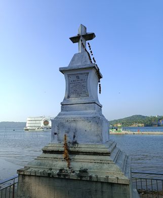 Mandovi Memorial Cross