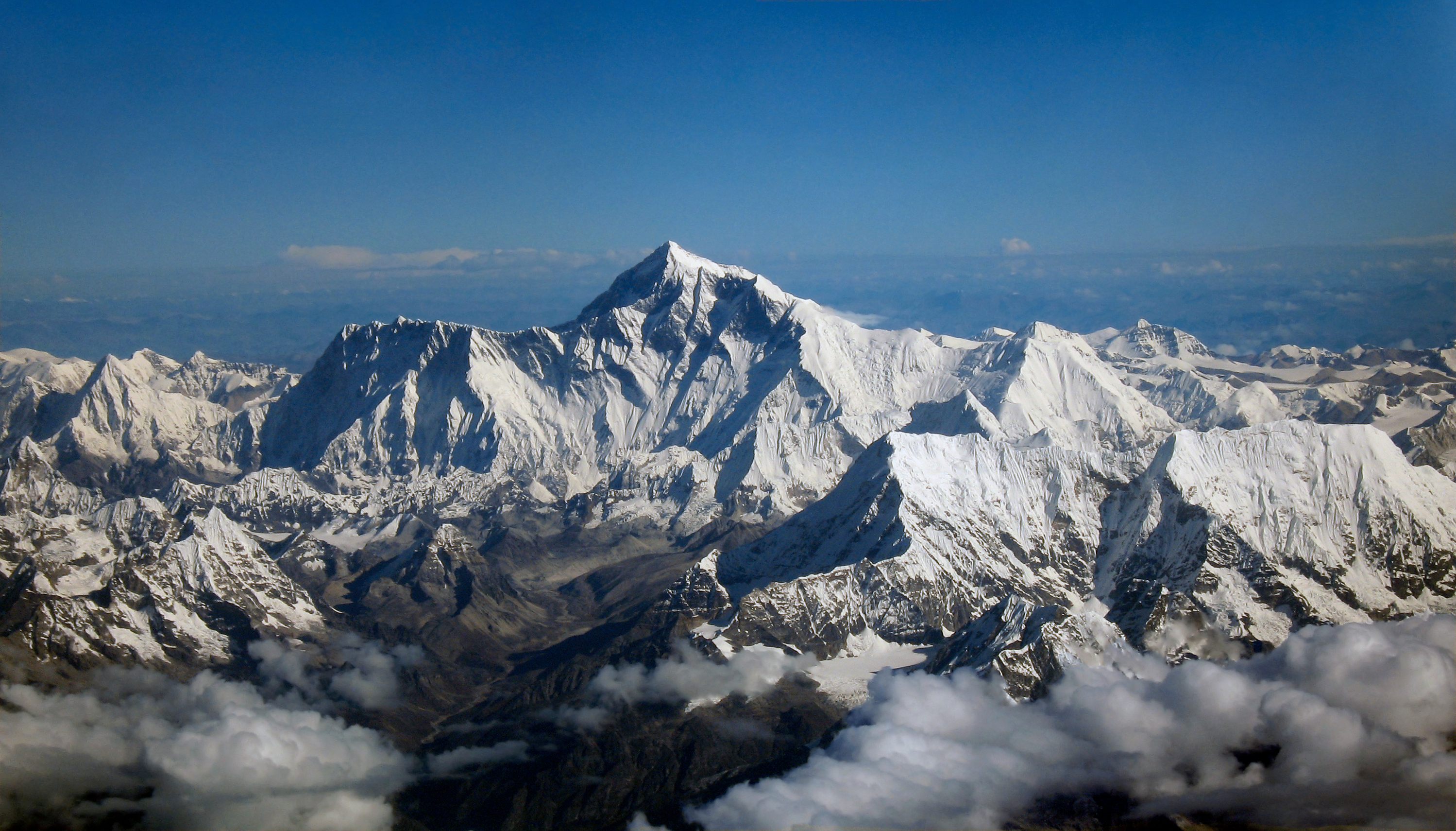 Mount Everest: Geology, Expeditions & Facts