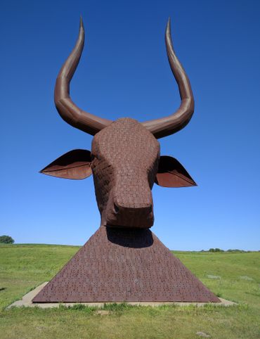 There are lots of big creatures at the Porter Sculpture Park. 