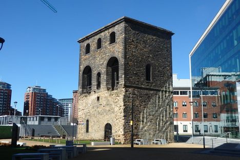 Central Station Wagon Hoist