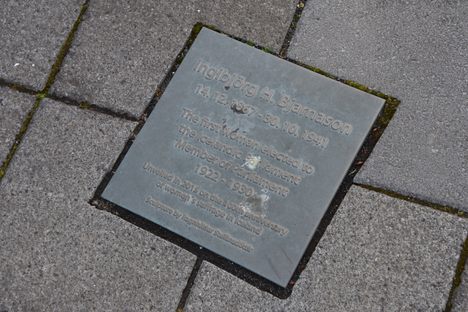 Ingibjörg H. Bjarnason Statue
