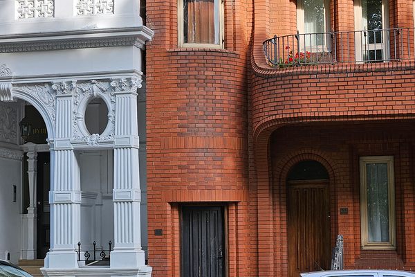 10 Hyde Park Place.