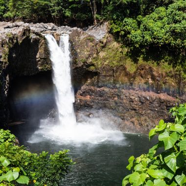 Waiānuenue (Rainbow Falls).