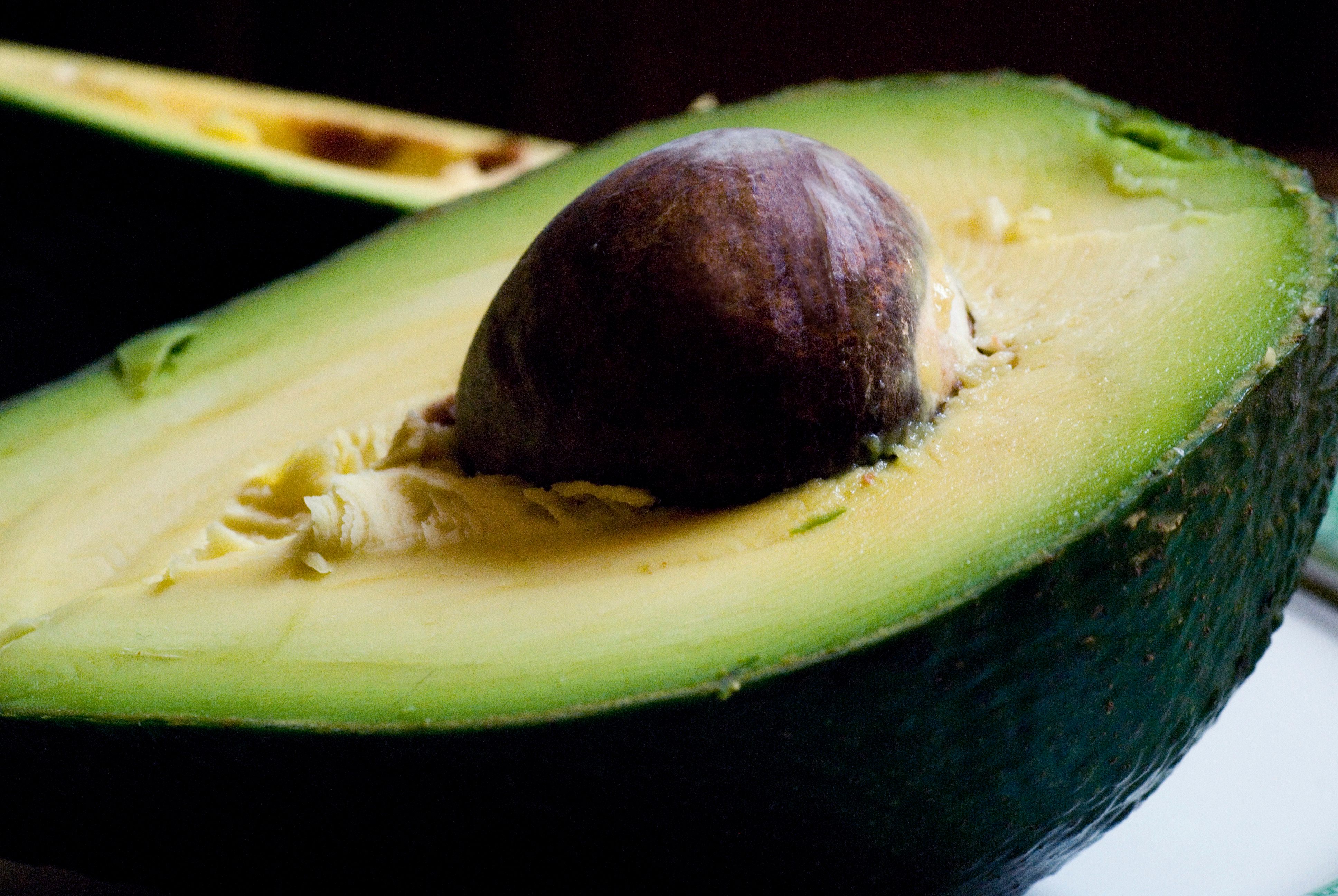 It's locals versus cartels in this feud over money-making avocados.