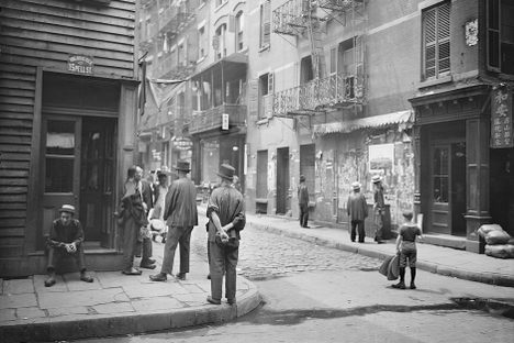 A 1900 photograph of Chinatown.