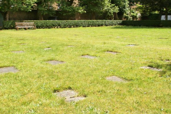 Fetter Lane Moravian Burial Ground. 