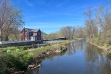 Ride along the Lehigh Canal in a mule-pulled boat. 
