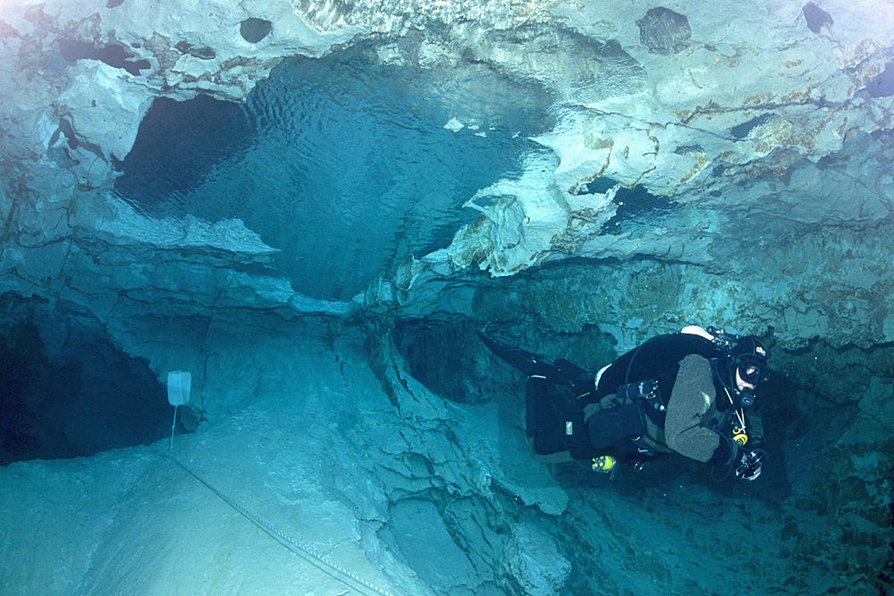 The Molnár János cave is only accessible to qualified cave divers.
