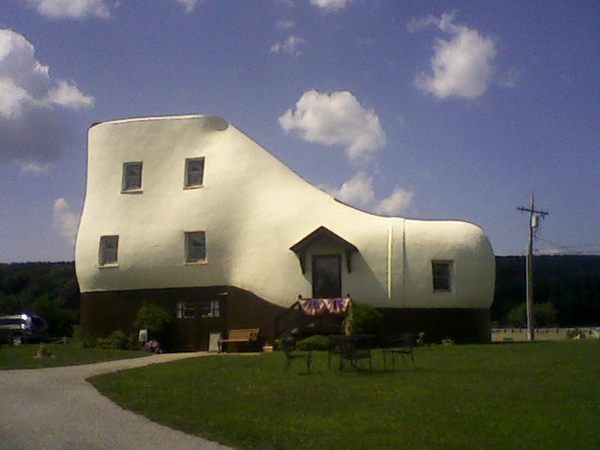 The shoe house warehouse 2025