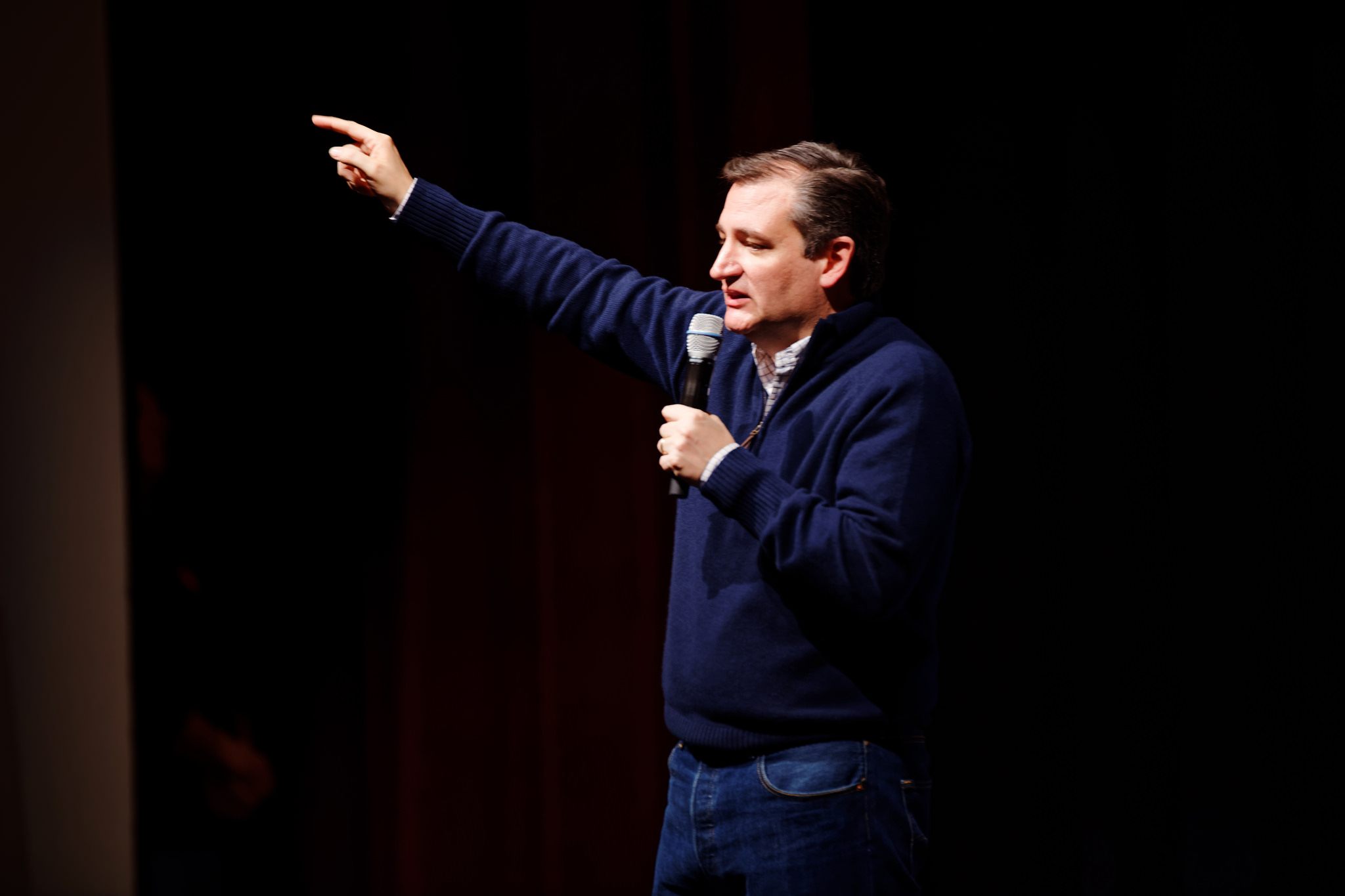 Senator Ted Cruz, perhaps practicing his Funspot moves. 
