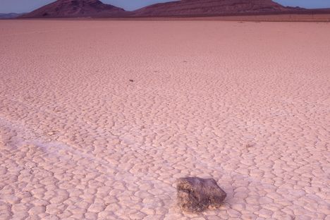 A stone with its trail on Bonnie Claire Playa