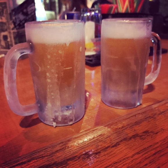 Should You Serve Beer in a Frosted Mug? - Parts Town