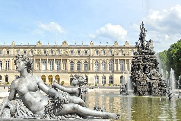 Fountains lining the garden grounds.