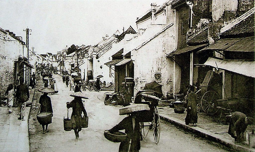 Hang Mam Street, Hanoi, early 20th century.