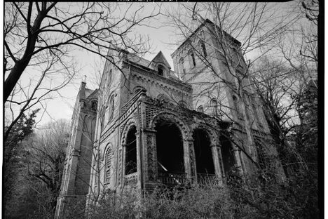 Nab the Abandoned Mansion That Inspired the Phrase 'Keeping Up With the Joneses'