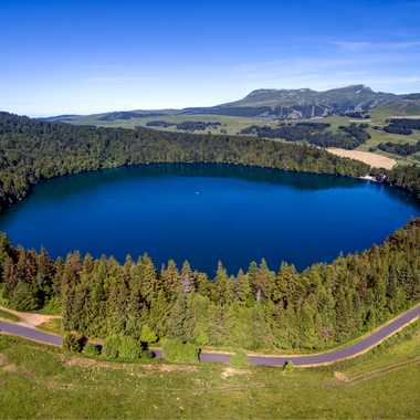 A view of the perfectly round Lac Pavin.